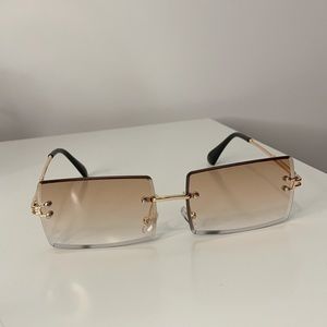 Y2K / 2000s Brown Sunglasses